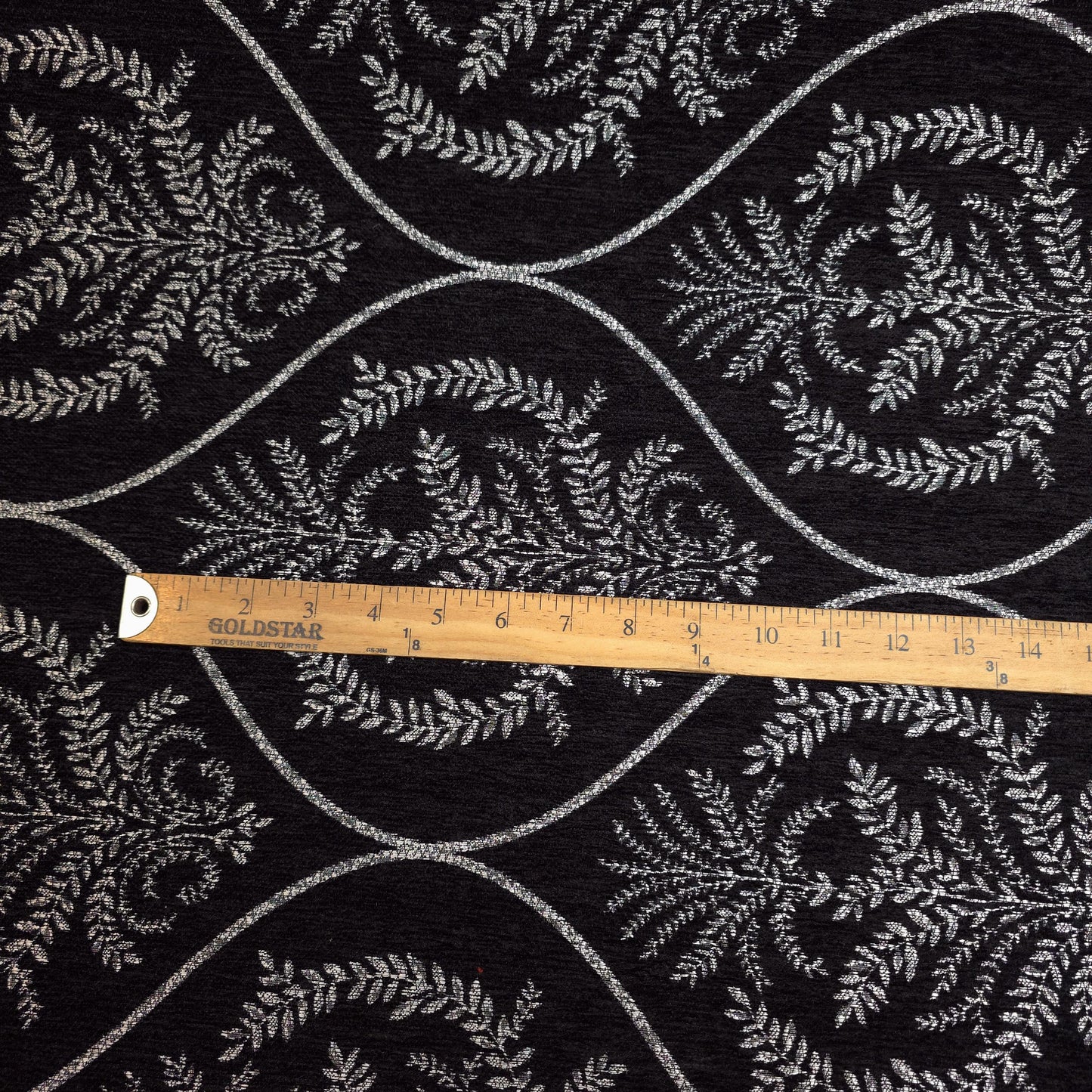 REGAL LAUREL OGEE MEDALION CHENILLE BLACK