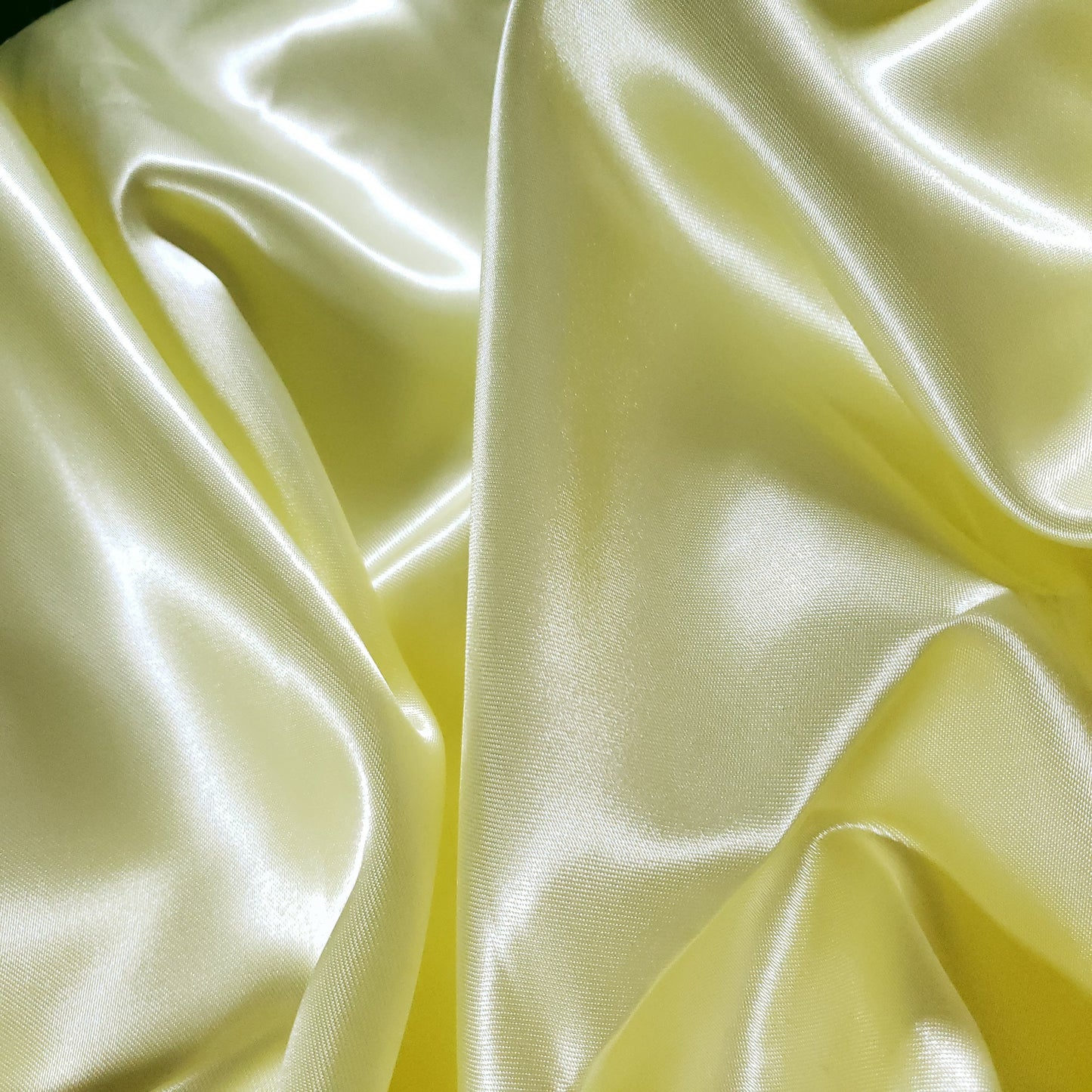 MEDIUM PLAIN SATIN GLOSSY YELLOW PALE