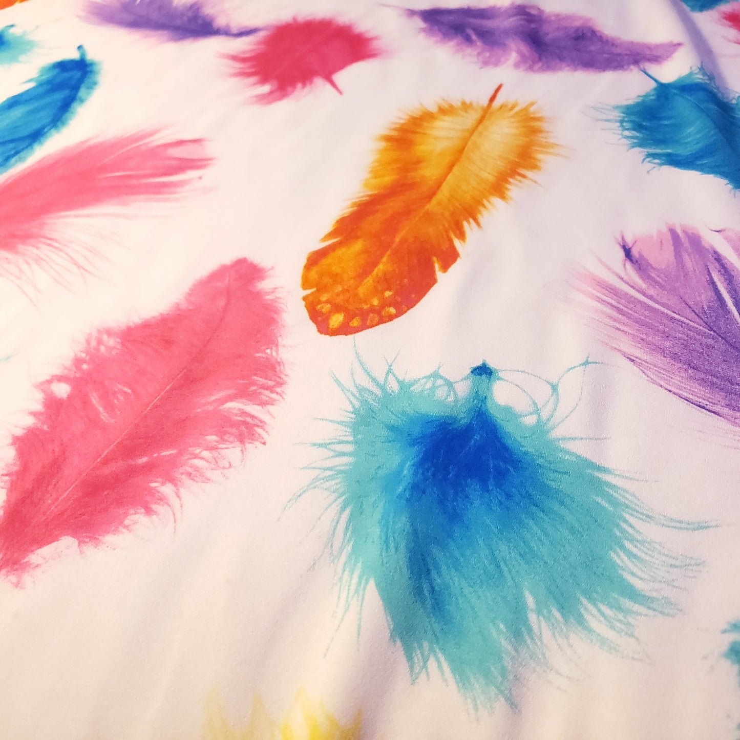 FEATHER VIBRANT CHIFFON PRINT