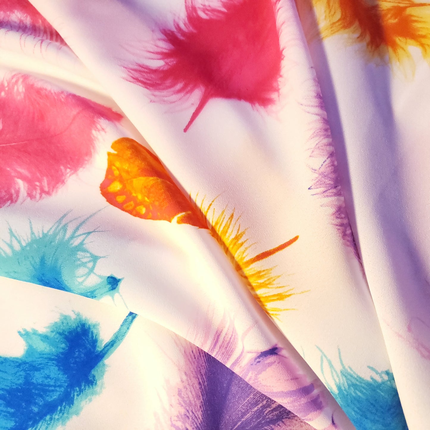 FEATHER VIBRANT CHIFFON PRINT