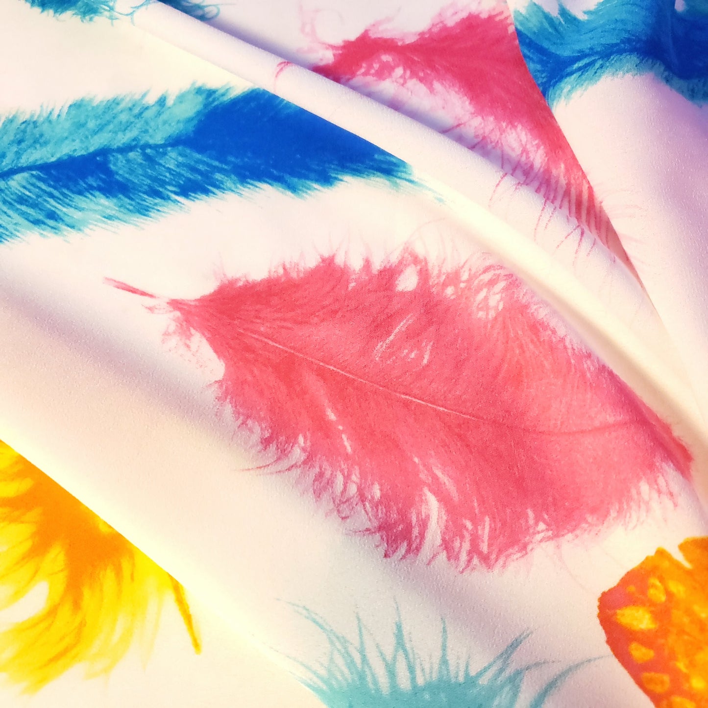 FEATHER VIBRANT CHIFFON PRINT