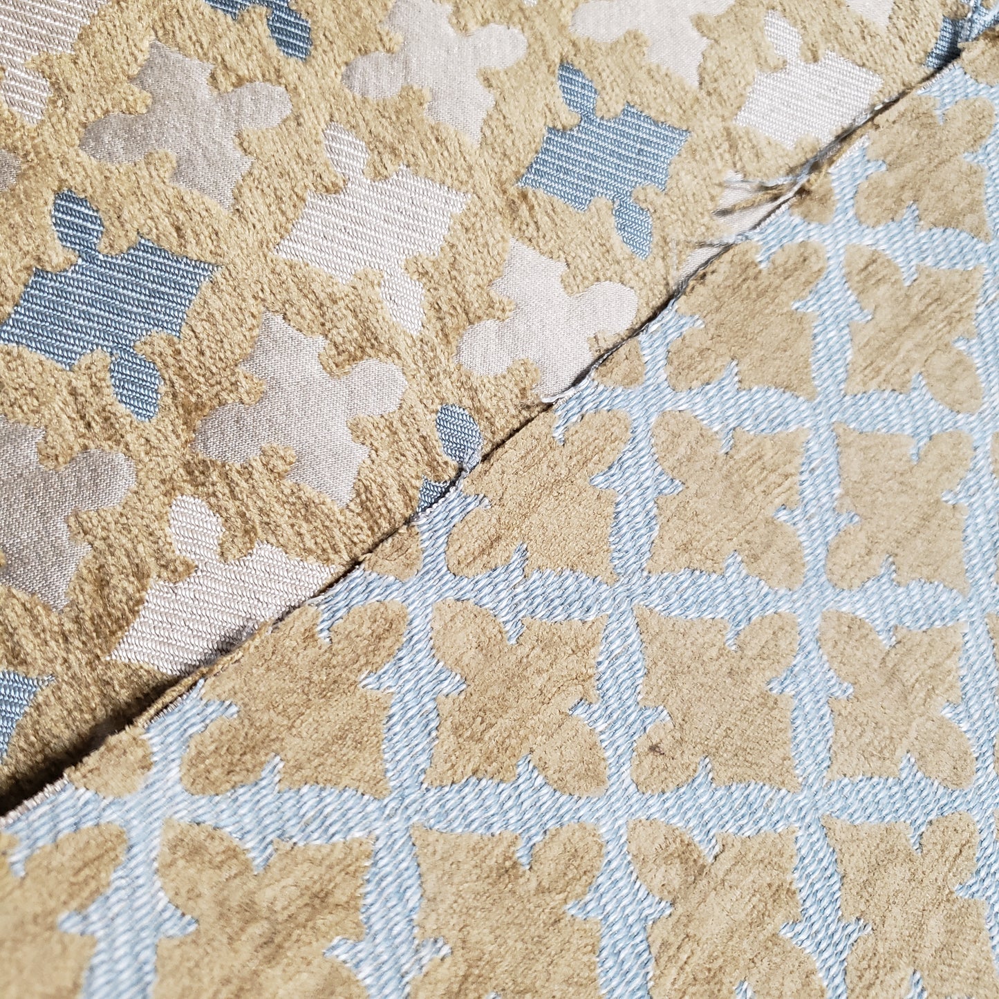 MEDIEVAL FLEUR LATTICE REVERSIBLE UPHOLSTERY