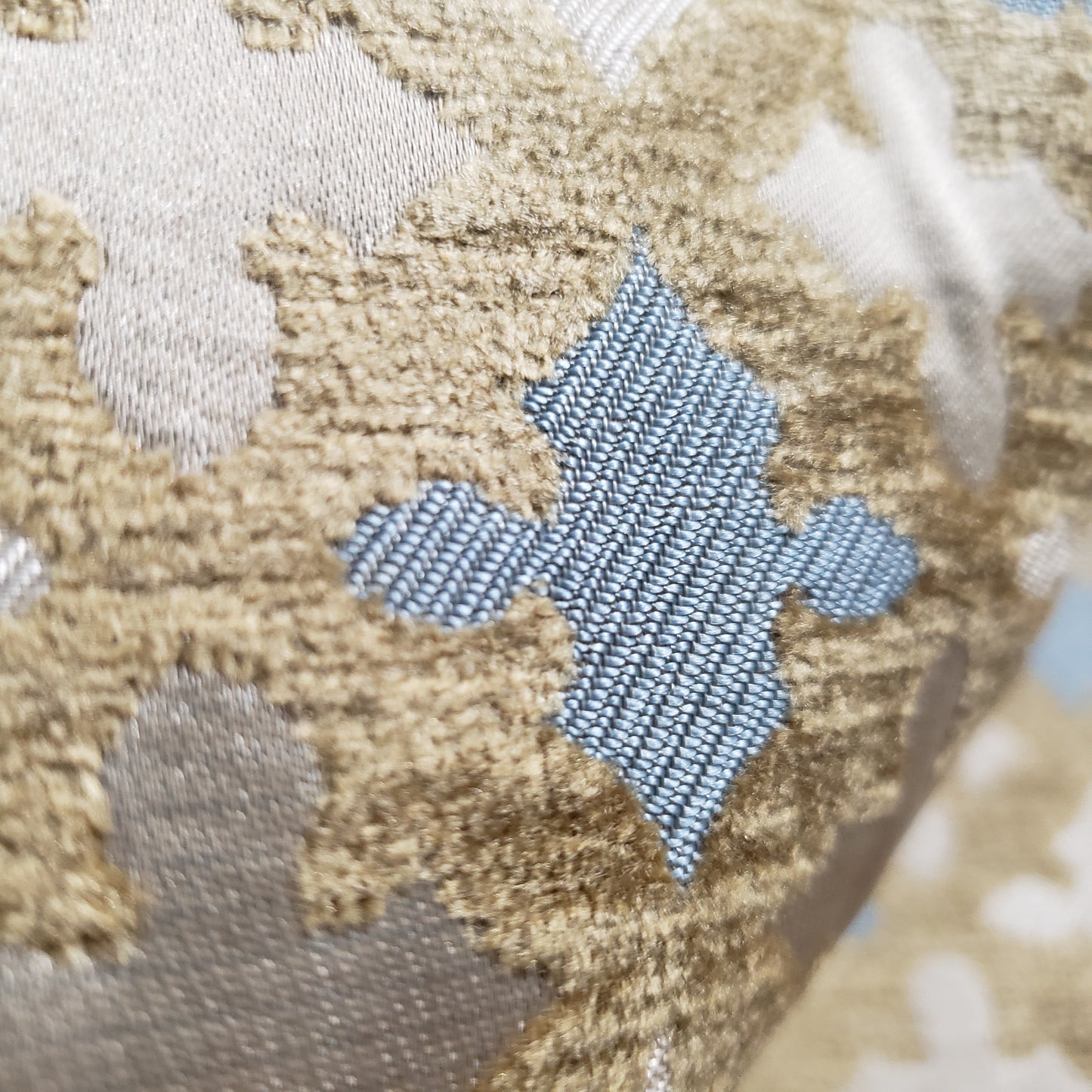 MEDIEVAL FLEUR LATTICE REVERSIBLE UPHOLSTERY
