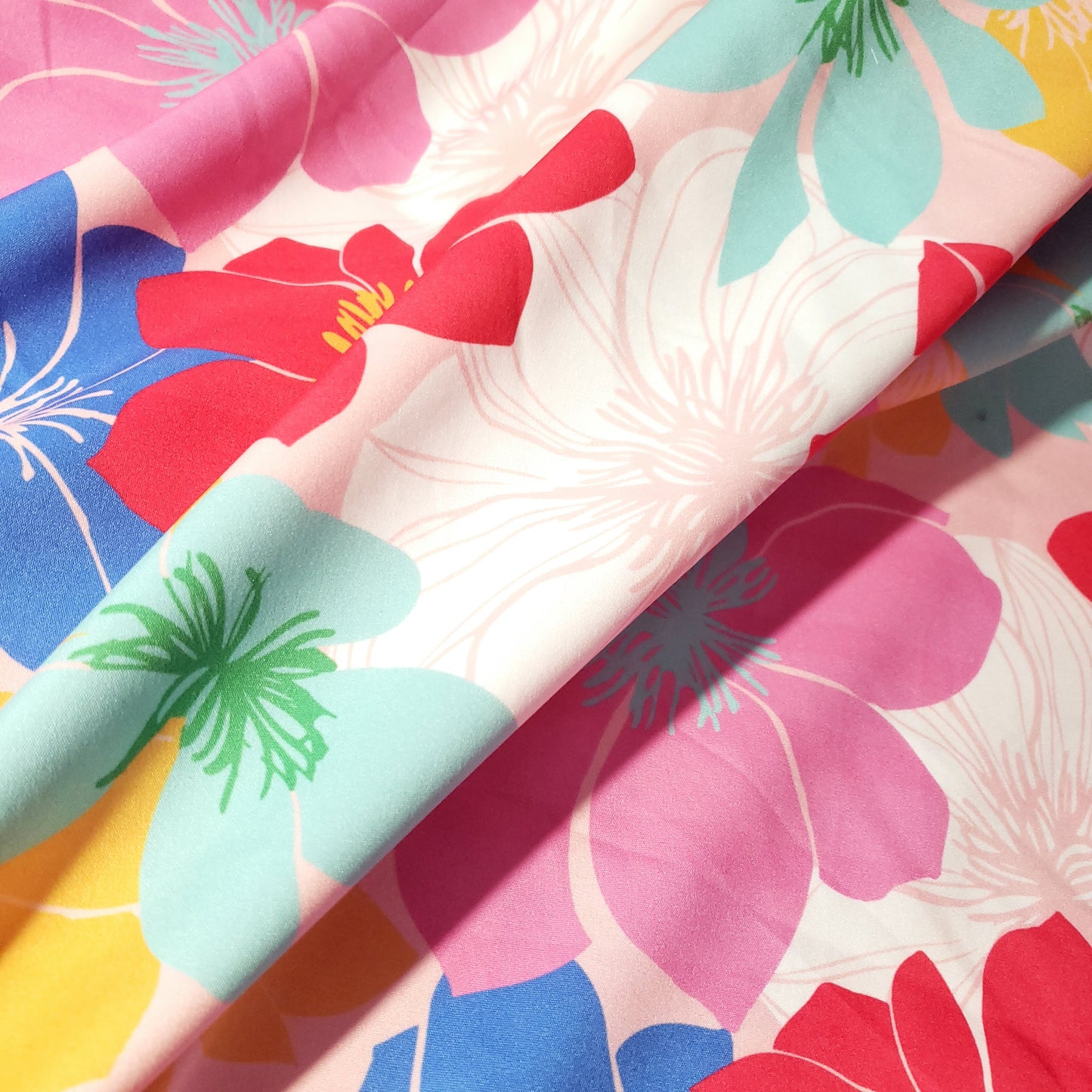 ARTHOUSE FLORAL BROADCLOTH