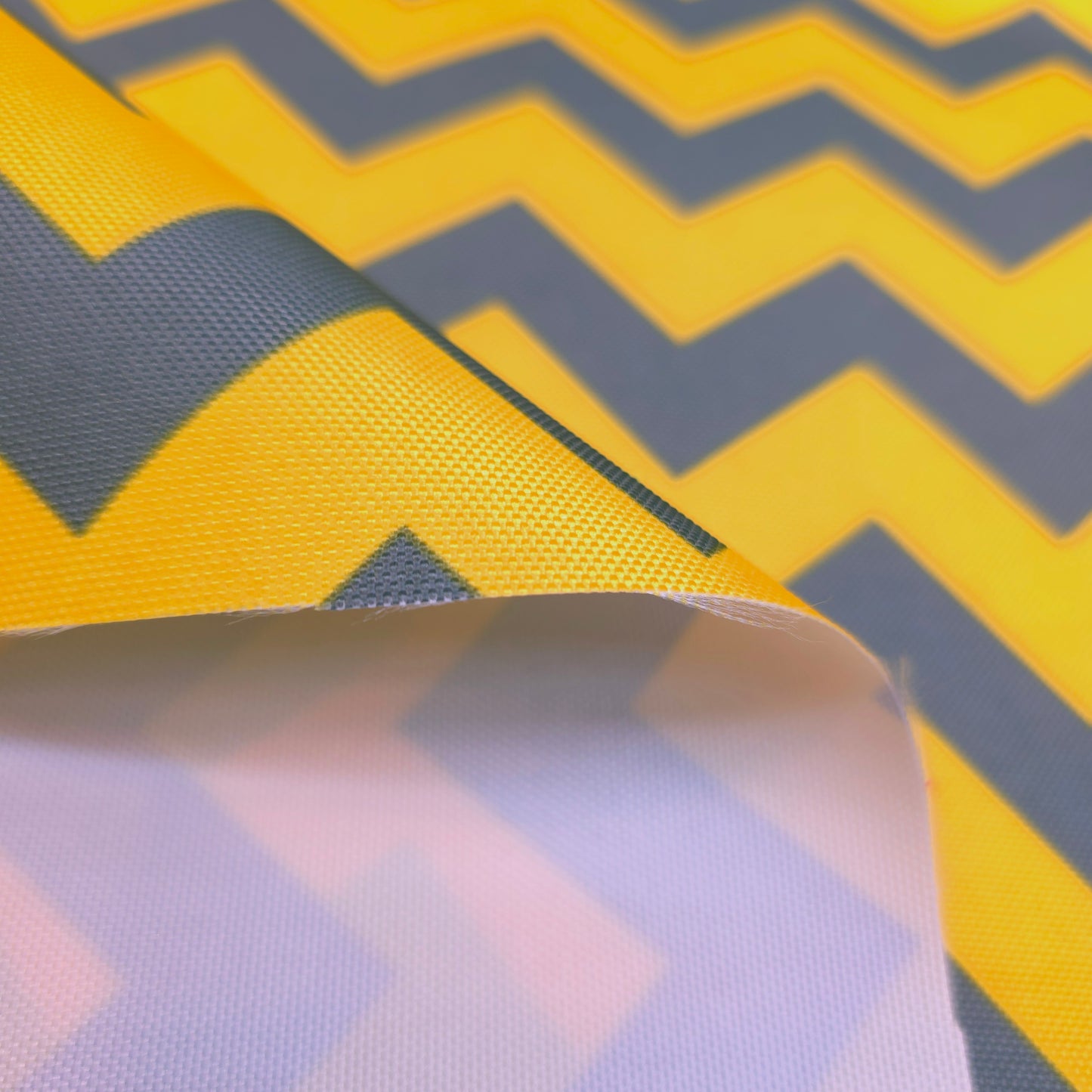 METROPOLITAN CHEVRON OUTDOOR GRAY YELLOW