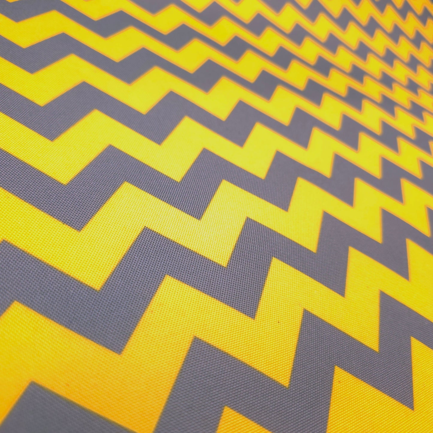 METROPOLITAN CHEVRON OUTDOOR GRAY YELLOW
