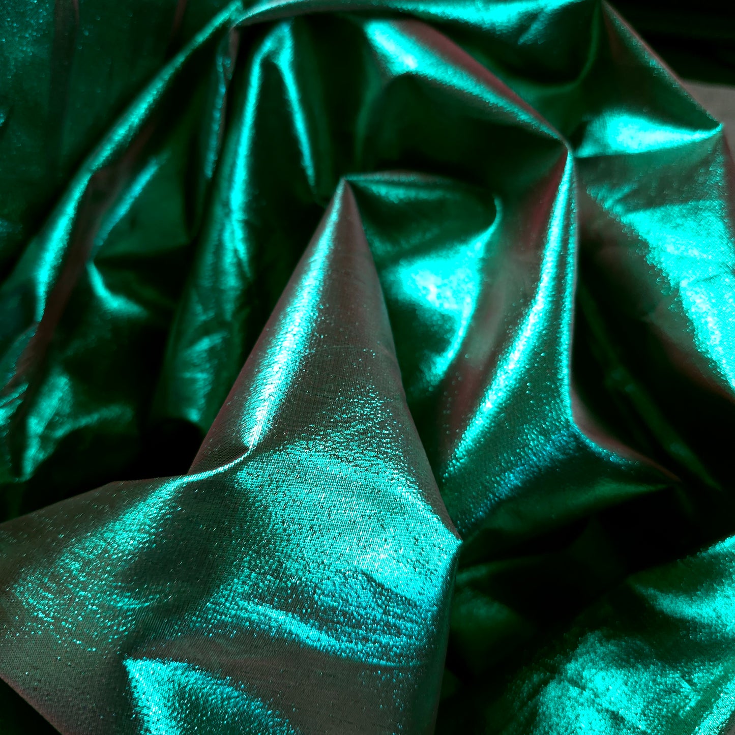 GREEN RED TWO TONE TISSUE LAME