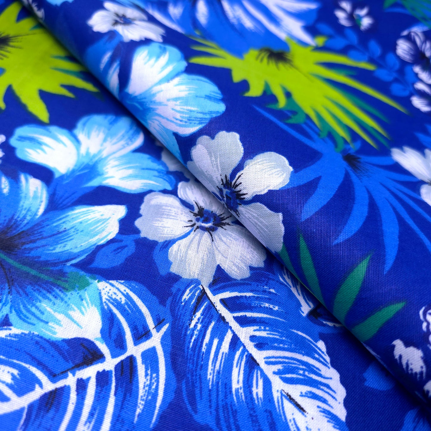 HAWAIIAN FLORAL MOTIF BLUE ROYAL