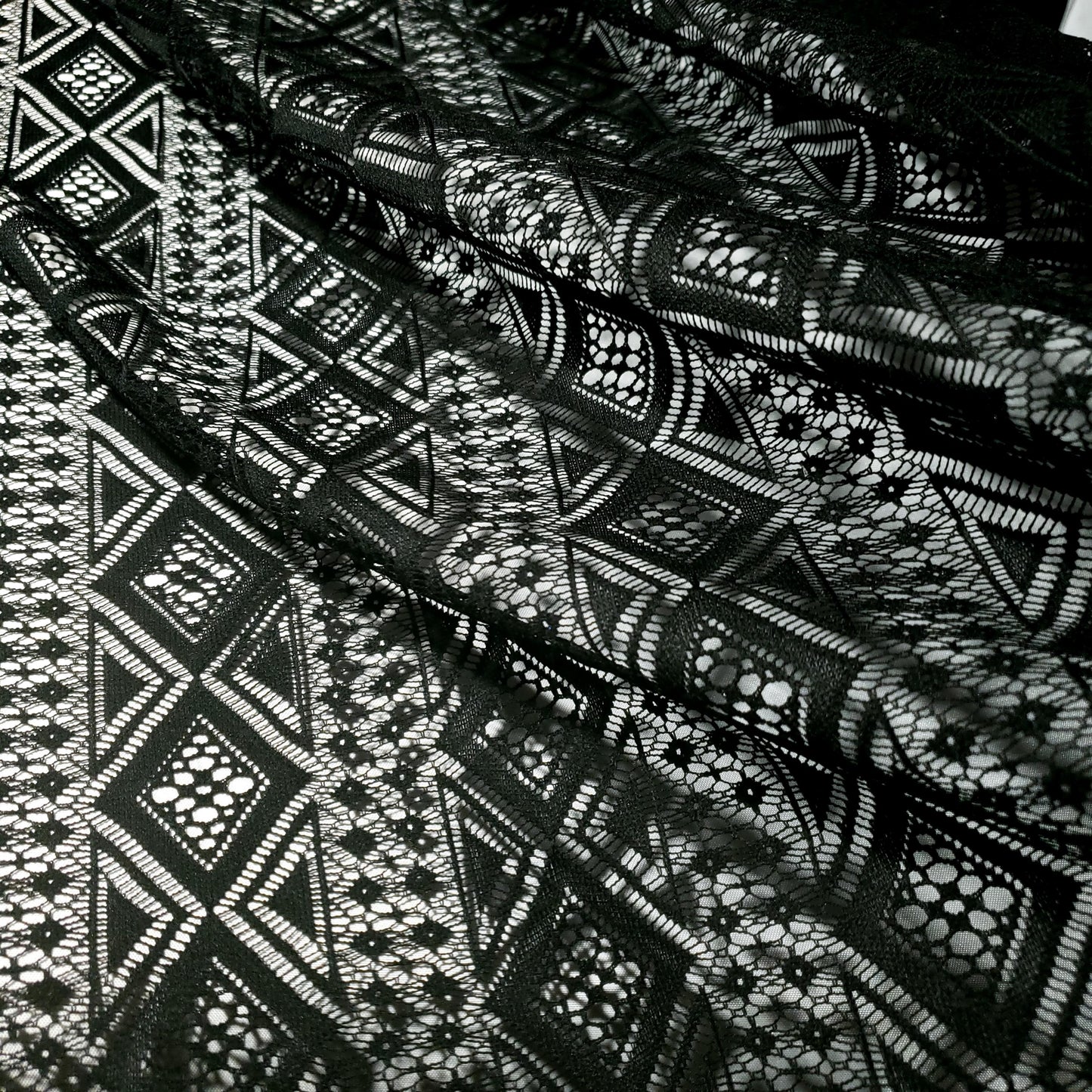 DIAMOND STRIPE LACE BLACK