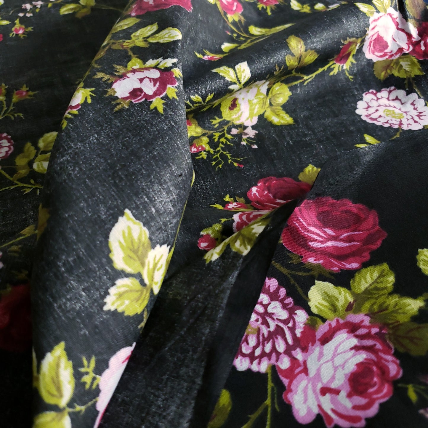 CASTILLE ROSES PRINT RED ON BLACK