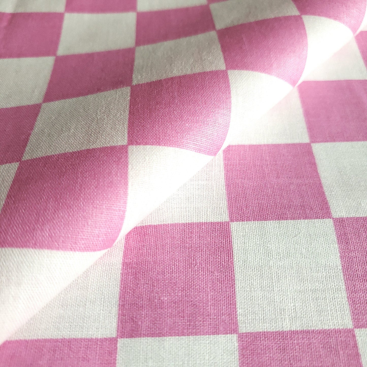 CHESSBOARD PRINT PINK WHITE