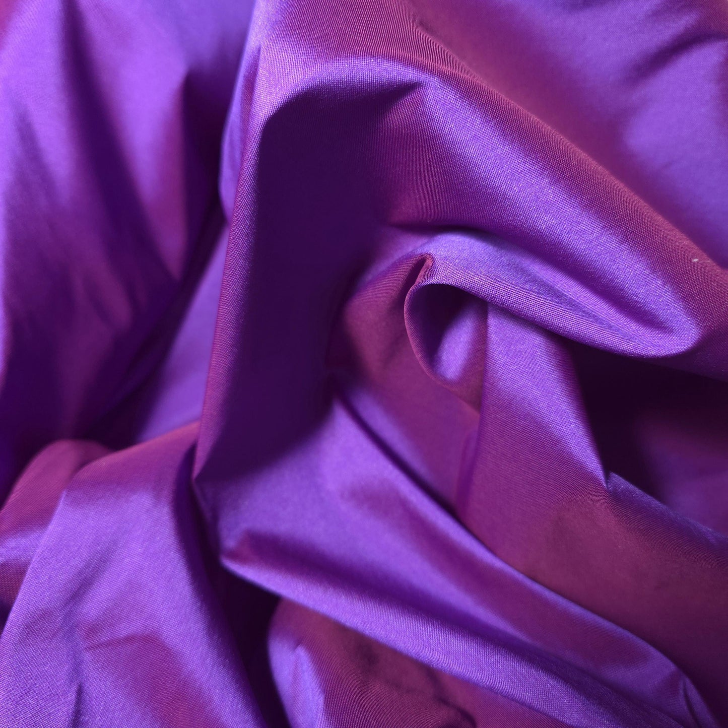 FAUX SILK LUXURY TAFFETA PURPLE RED