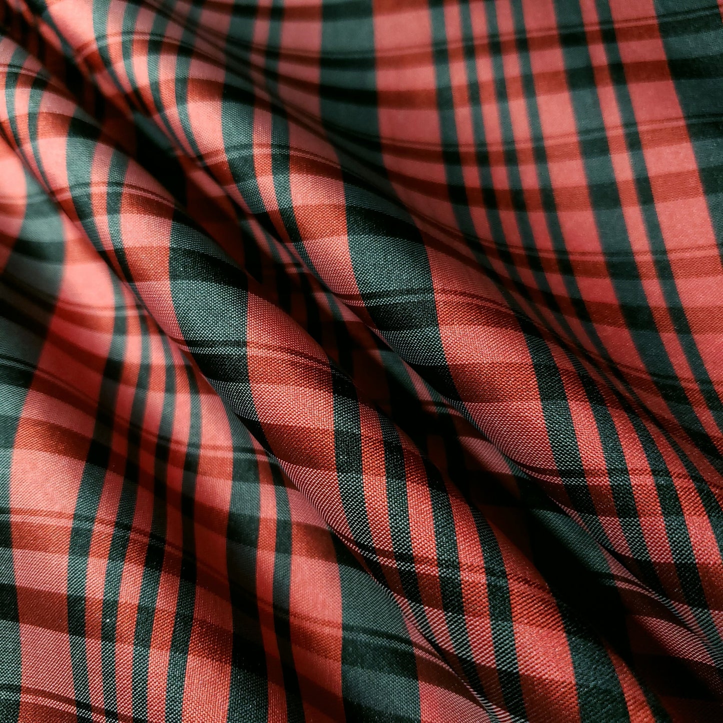 FROSTED HOLIDAY TARTAN PLAIN RED BLACK