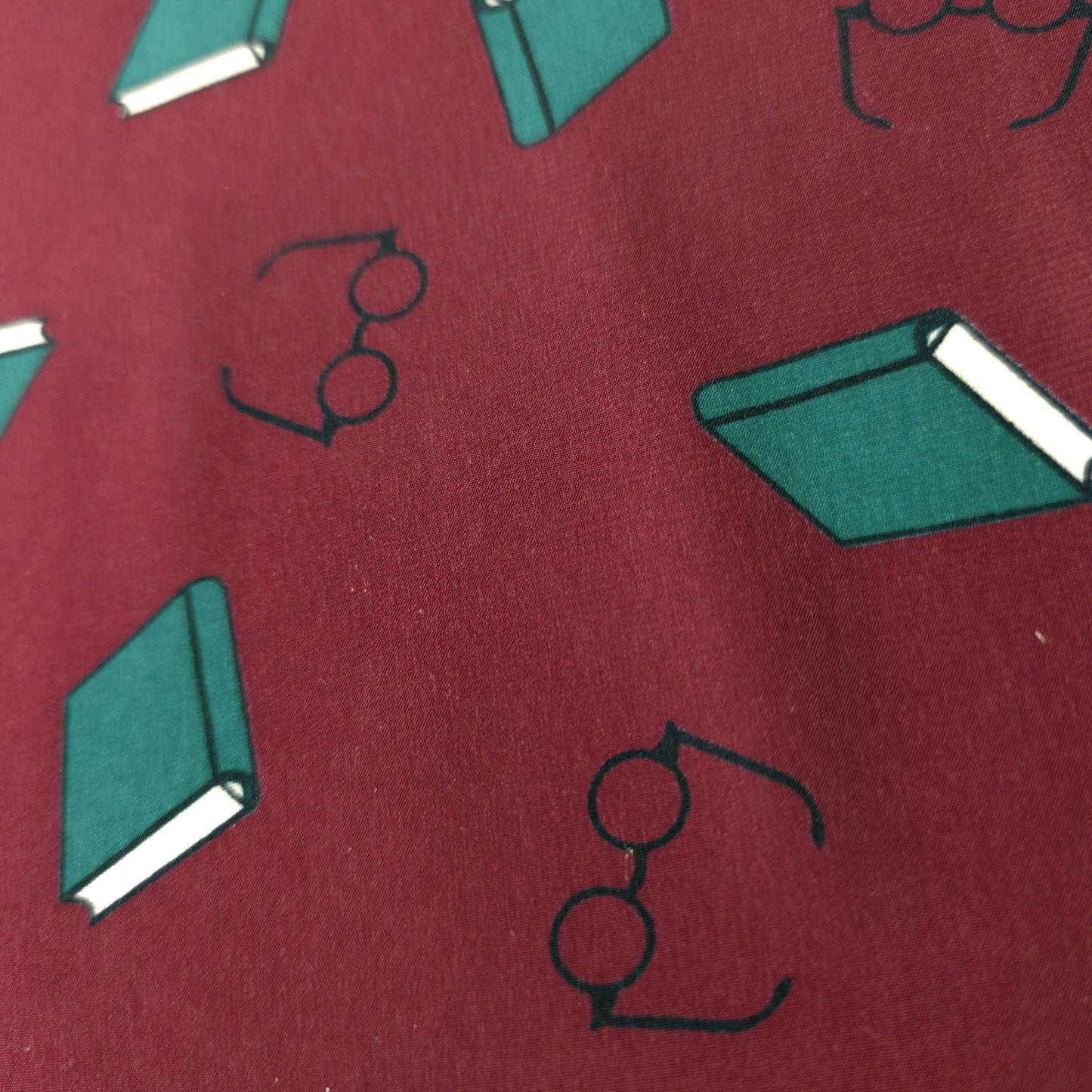 BOOKS AND GLASSES LIBRARY MICROFIBER