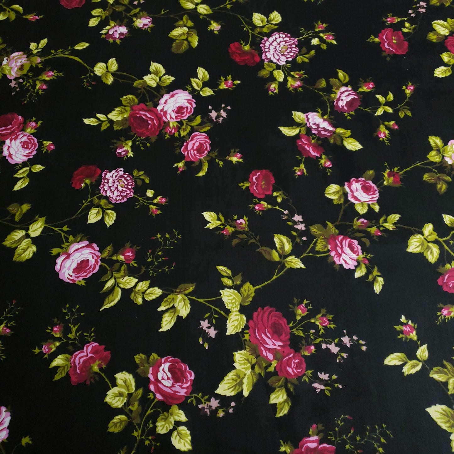 CASTILLE ROSES PRINT RED ON BLACK