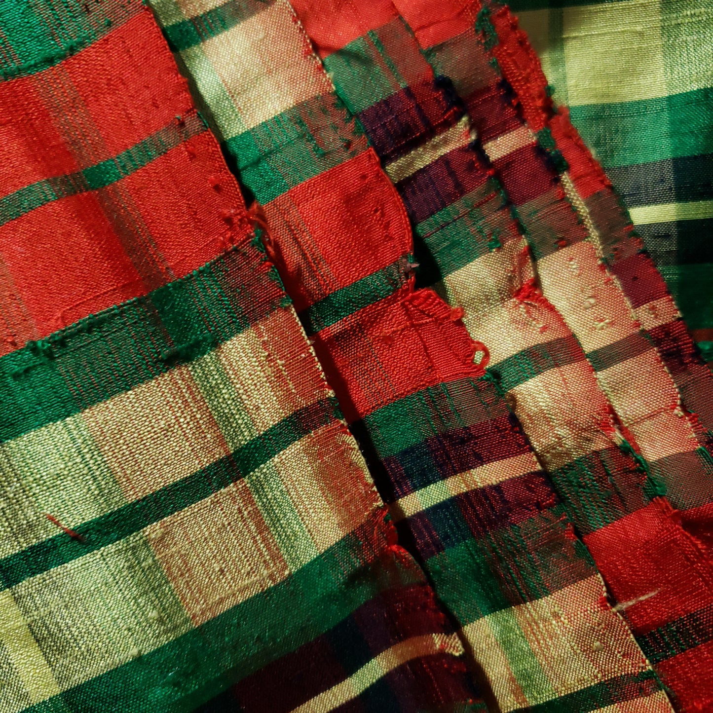 GOLD HOLIDAY PLAID SILK DUPIONI