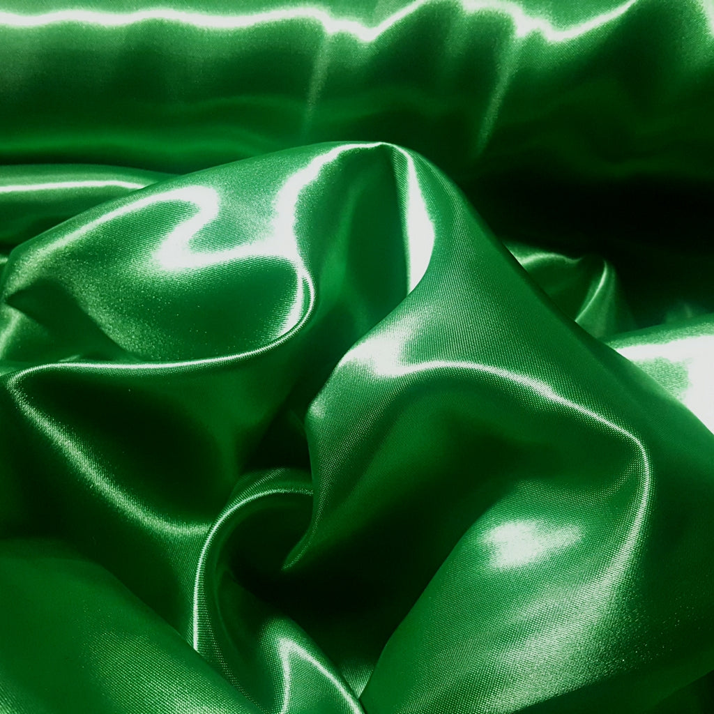 MEDIUM PLAIN SATIN GLOSSY GREEN