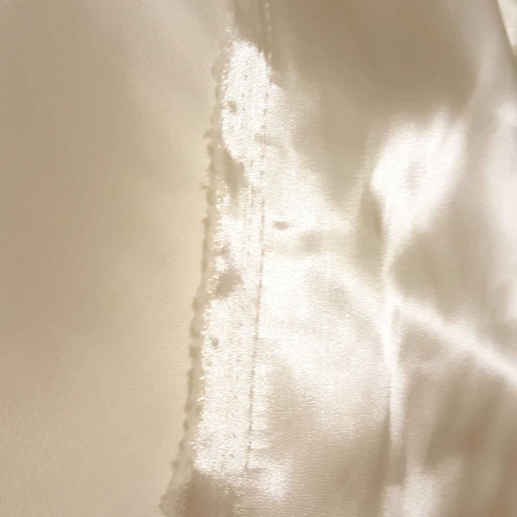 MEDIUM PLAIN SATIN GLOSSY NEUTRAL IVORY