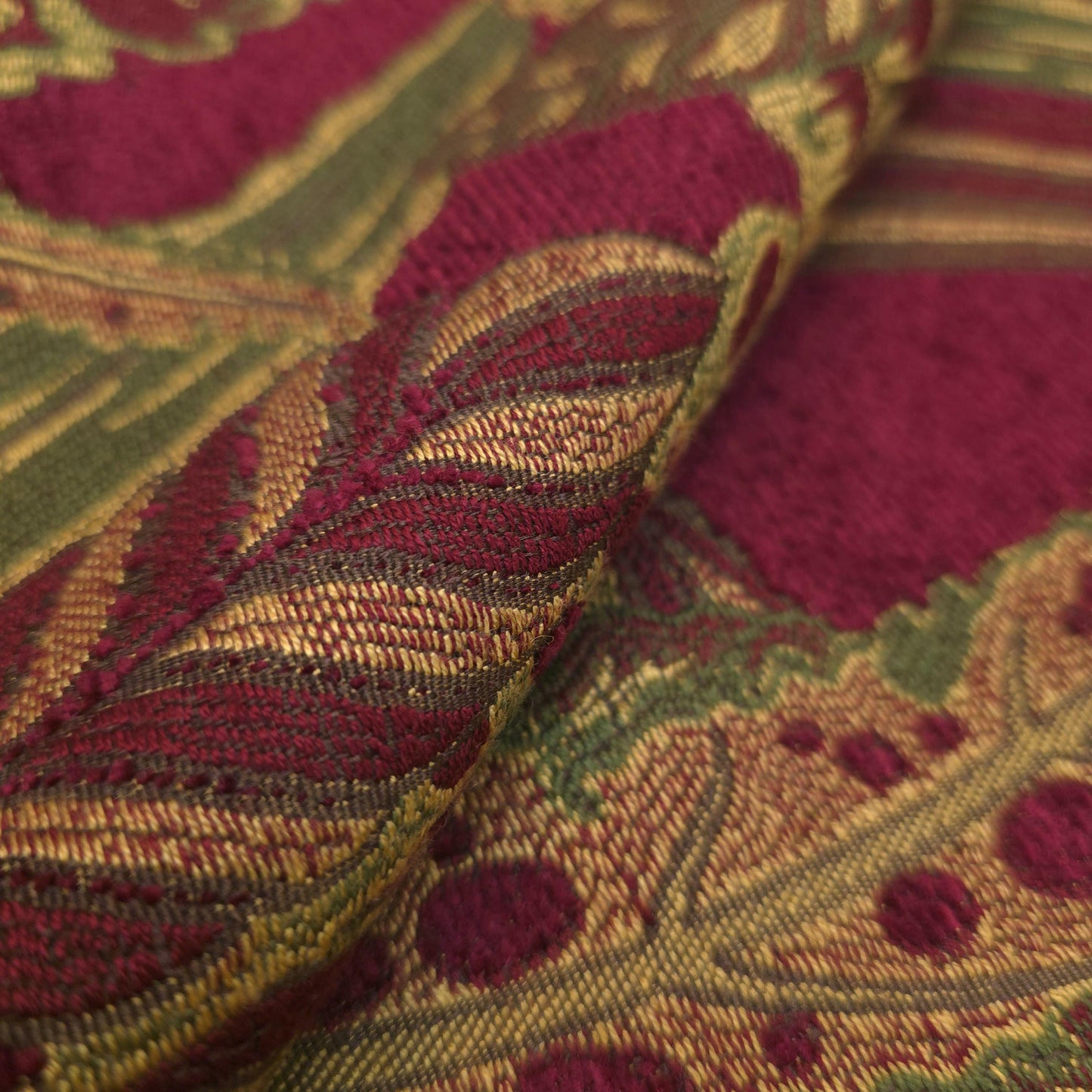 JUNGLE FERN CHENILLE BURGUNDY GOLD