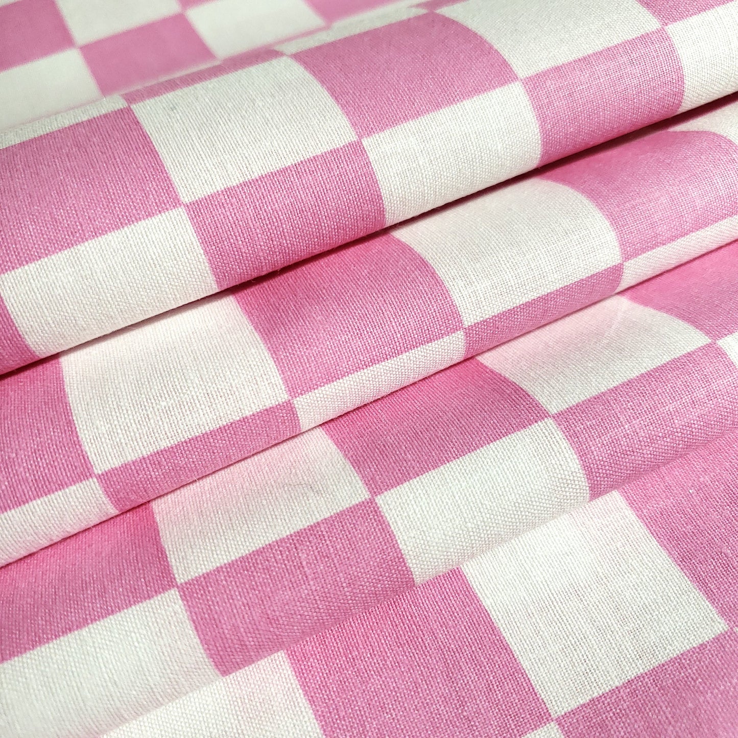CHESSBOARD PRINT PINK WHITE