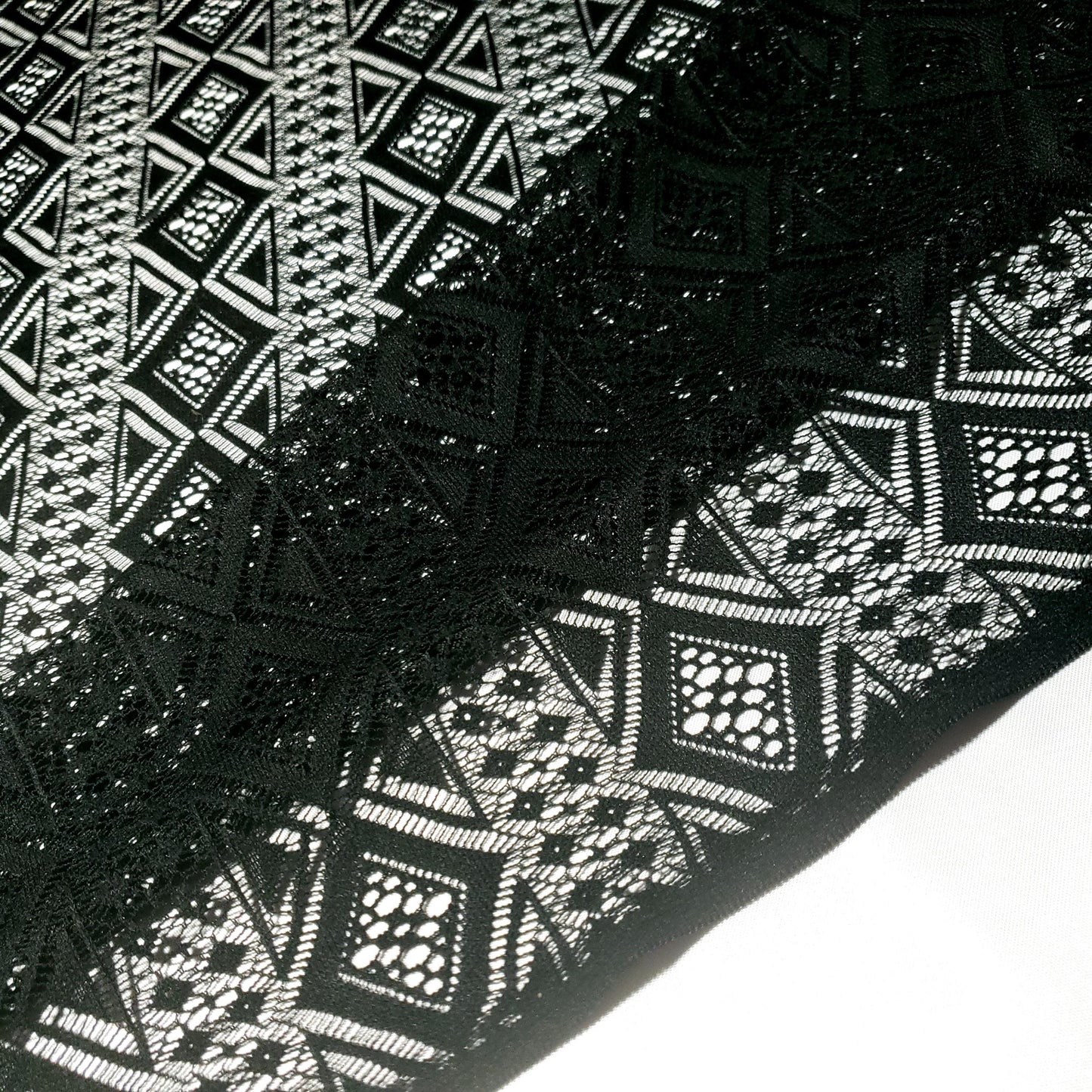 DIAMOND STRIPE LACE BLACK