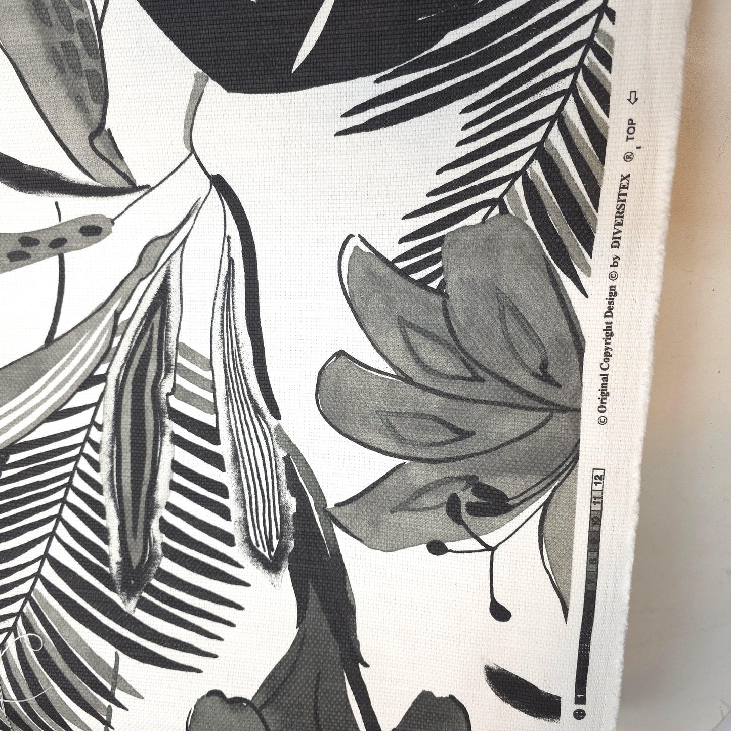 WATERCOLOR PALM PIQUE UPHOLSTERY
