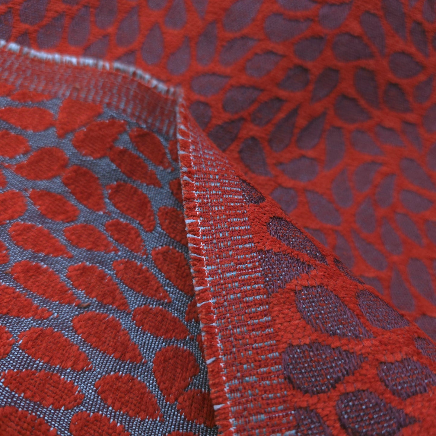 RAINDROP CONTEMPORARY CHENILLE RED GRAY
