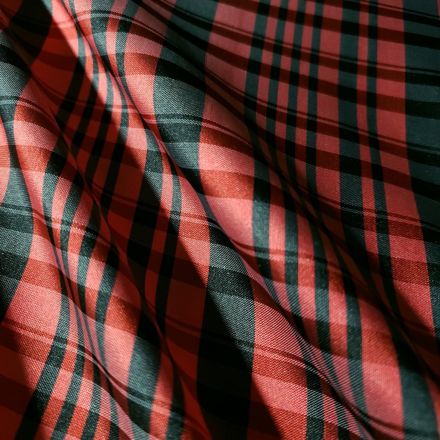 FROSTED HOLIDAY TARTAN PLAIN RED BLACK