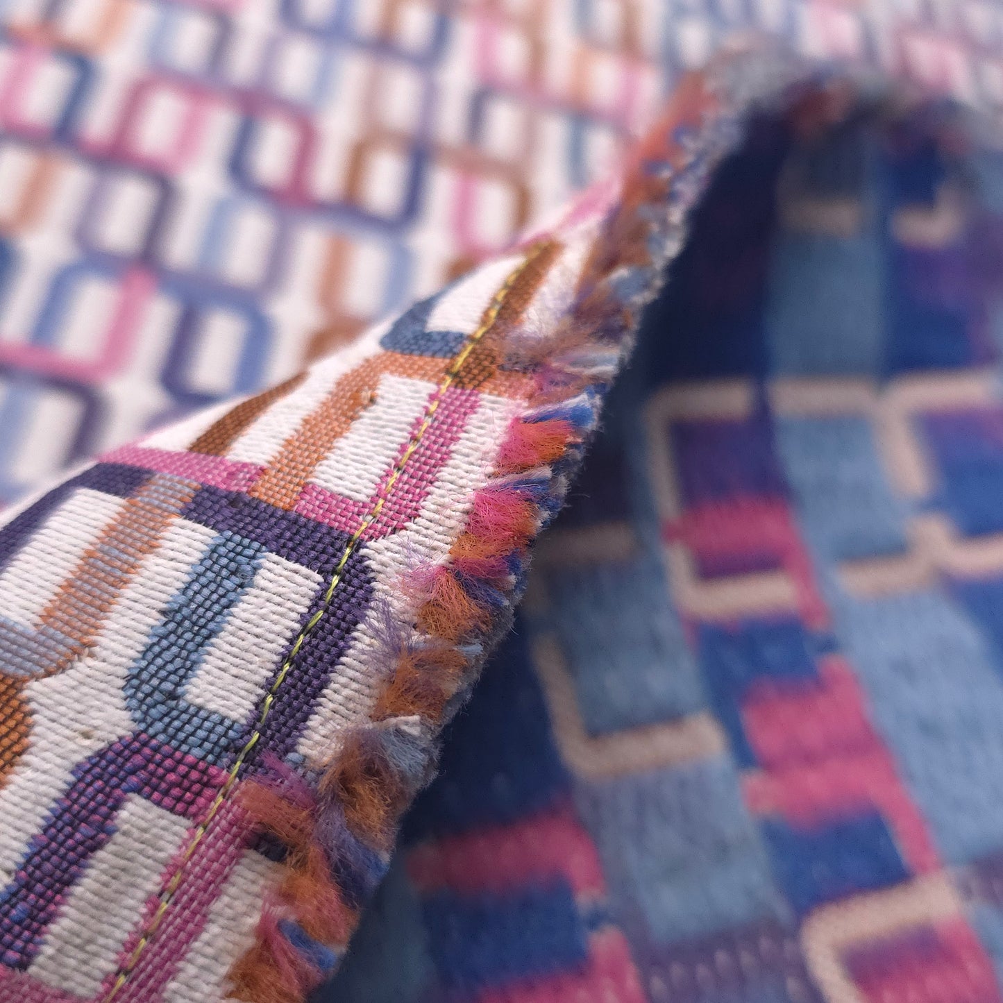 KNOLL TEXTILES DACTYL GEOMETRIC CHAIN LINK UPHOLSTERY