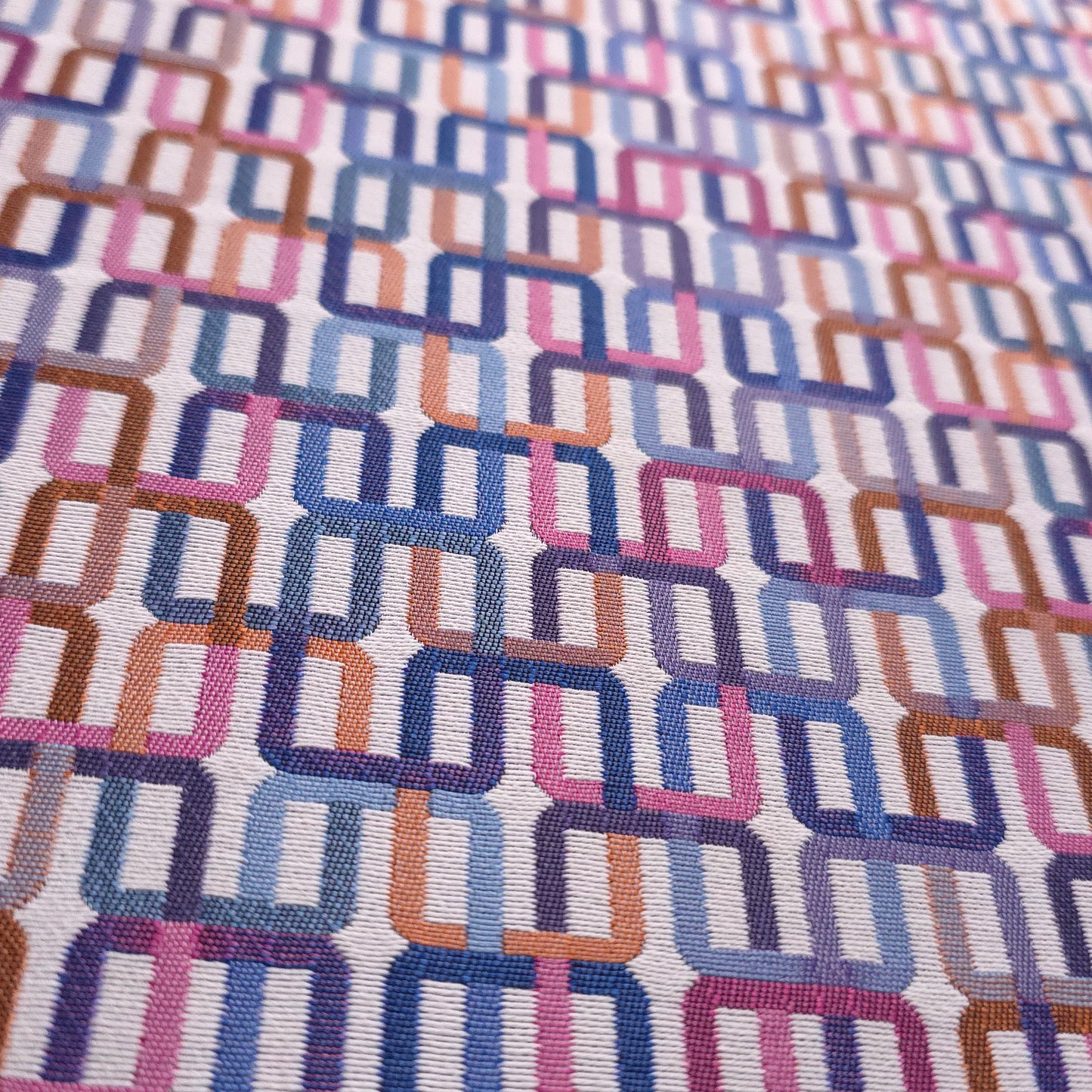KNOLL TEXTILES DACTYL GEOMETRIC CHAIN LINK UPHOLSTERY