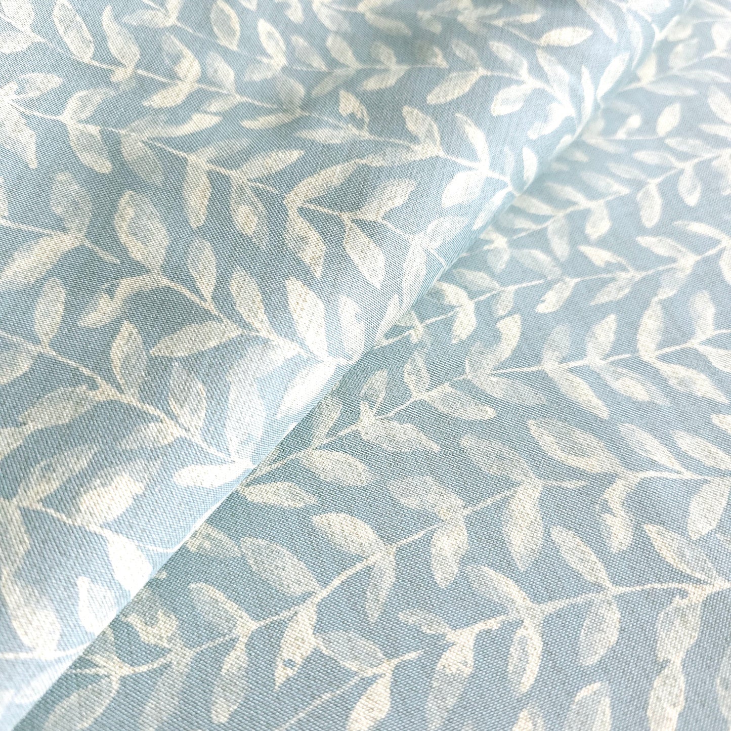 OCEAN BLUE LEAF GARLAND VINYL FABRIC