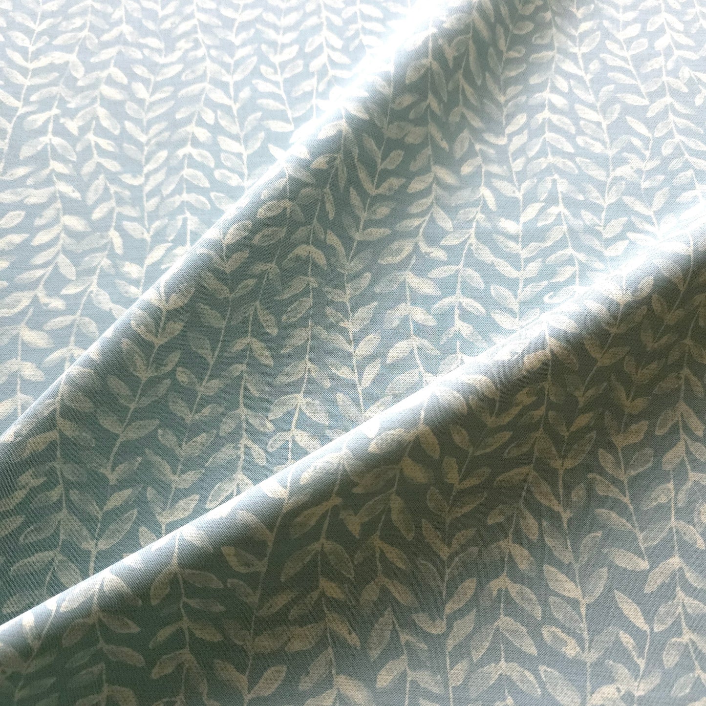 OCEAN BLUE LEAF GARLAND VINYL FABRIC