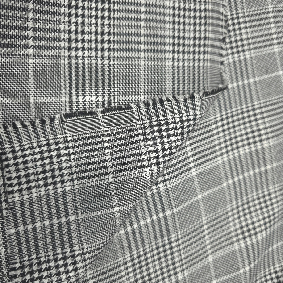 GREY BLACK WHITE HOUNDSTOOTH PLAID COTTON BLEND SUITING FABRIC