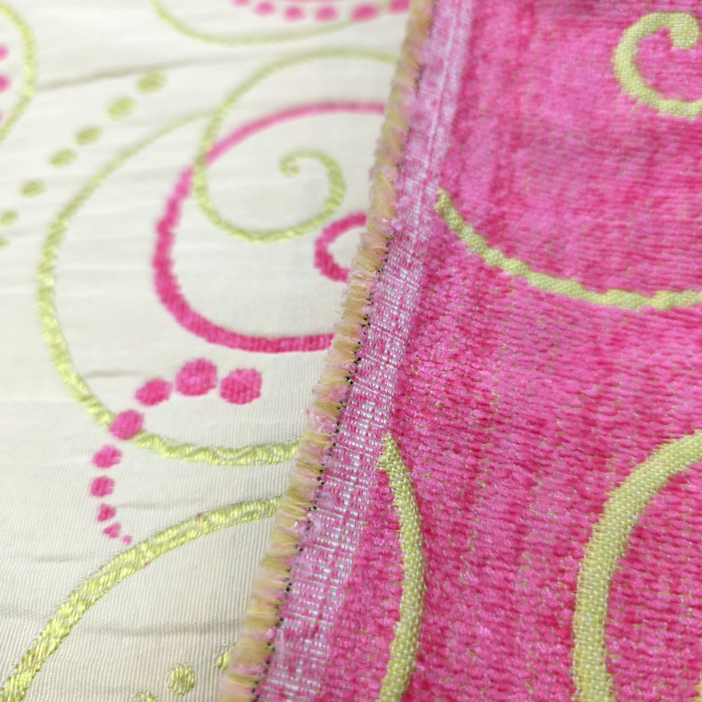 MEMPHIS JR SWIRL NEON PINK LIME CHENILLE