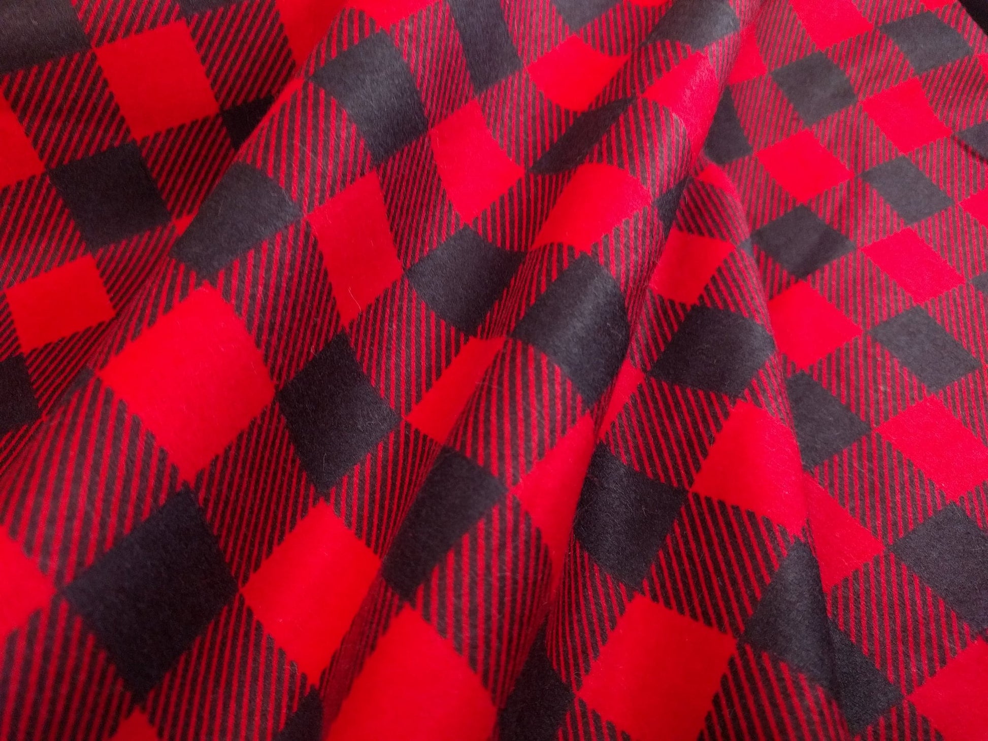 100% Cotton Flannel Buffalo Plaid Red Black 42/43"w Fabric INDIVIDUAL YARD Diy Trucker Shirt Blanket Holiday Decor and Gifts